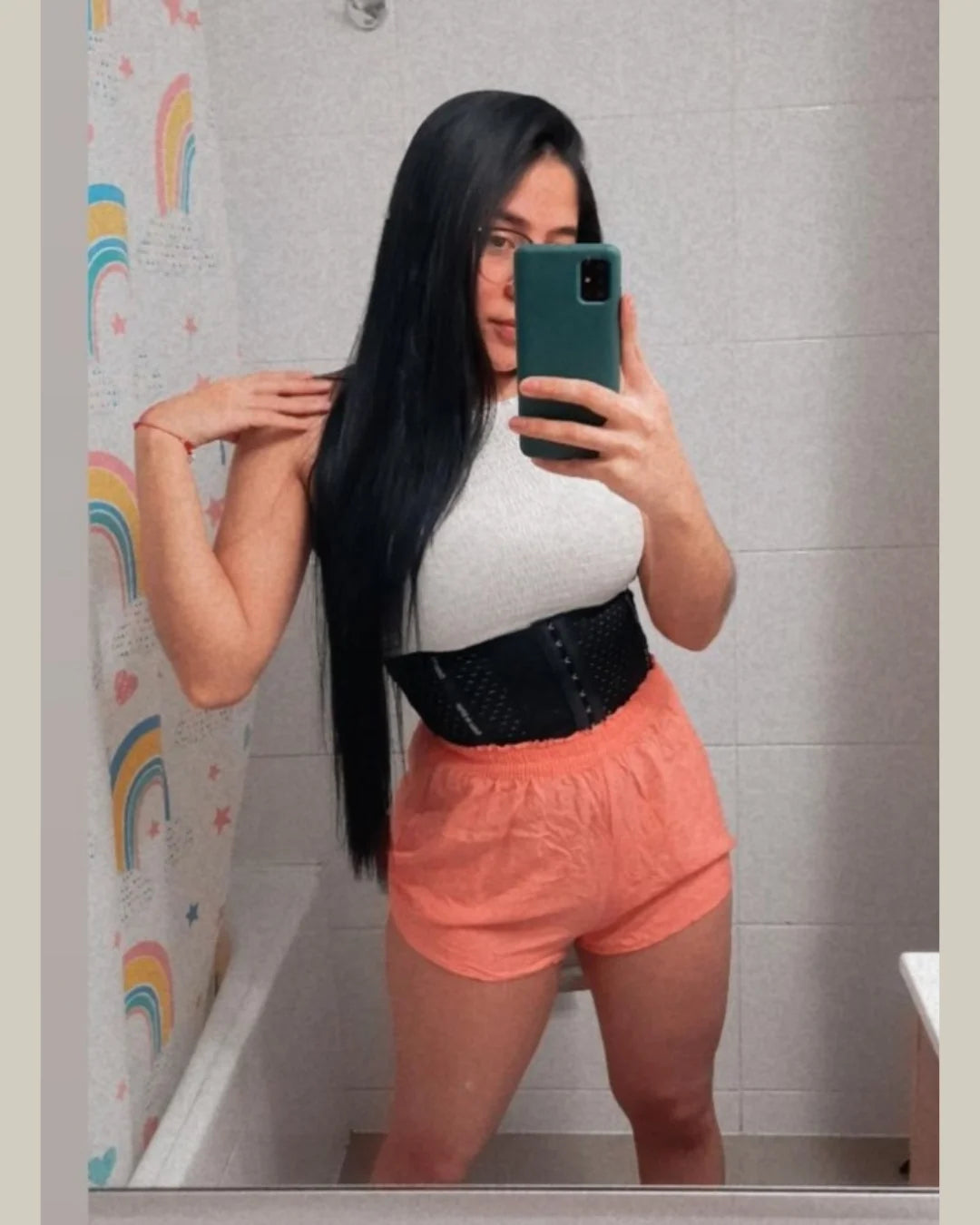 Faja completa con cierre en la zona íntima, perfecta para uso diario con vestidos.